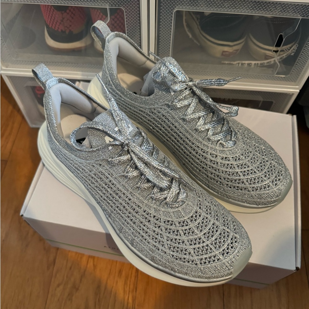 APL Zipline - Metallic Silver Women’s 9.5